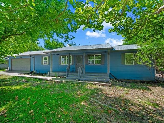 House for sale in Ellis, Texas