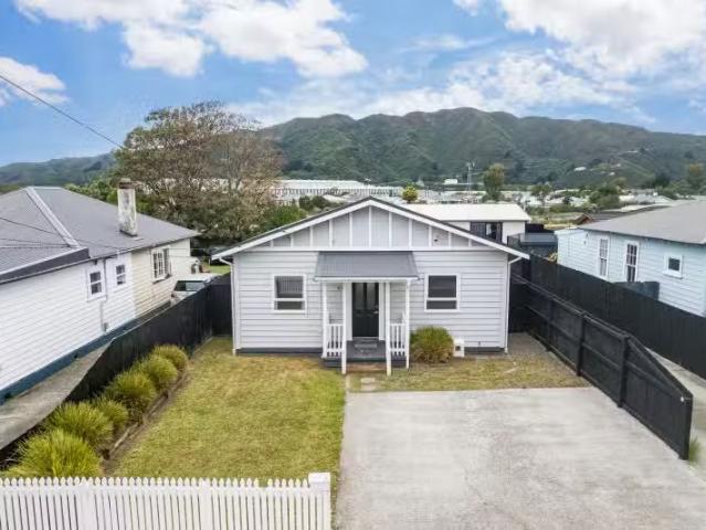 House for sale in Days Bay, Wellington