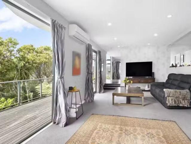 House for sale in Days Bay, Wellington