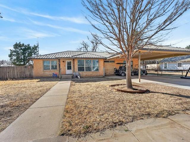 House for sale in Armstrong, Texas