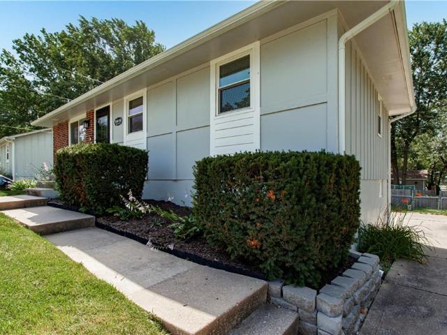 House for sale in Blue Springs, Missouri