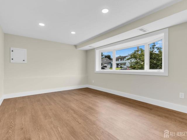 House for sale in Cliffwood, New Jersey