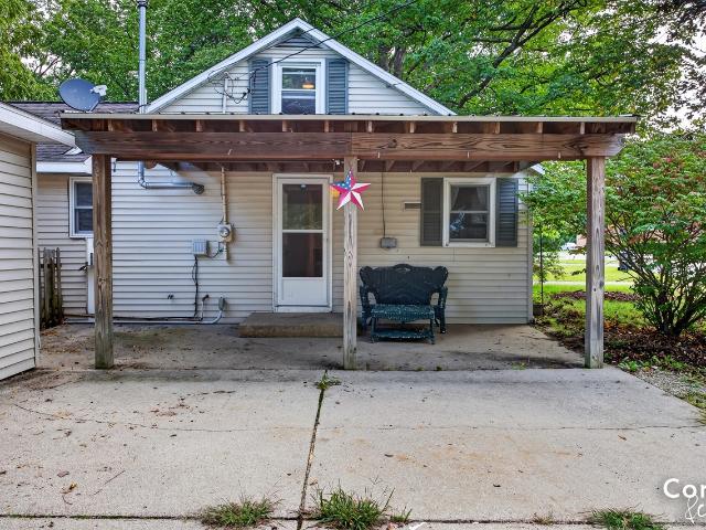 House for sale in Allegan, Allegan County