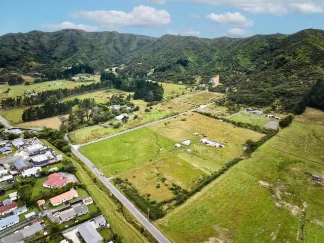 House for sale in Days Bay, Wellington