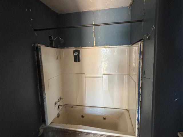 House for sale in Shawnee, Pottawatomie County