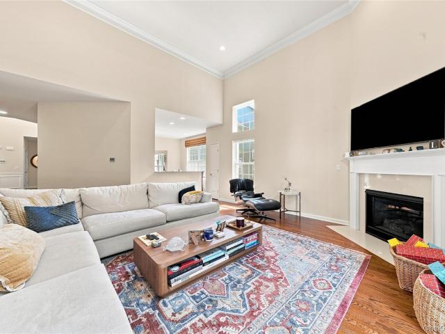 House for sale in Stratford Park, Town of Huntington