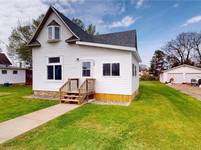 House for sale in Cochrane, Wisconsin