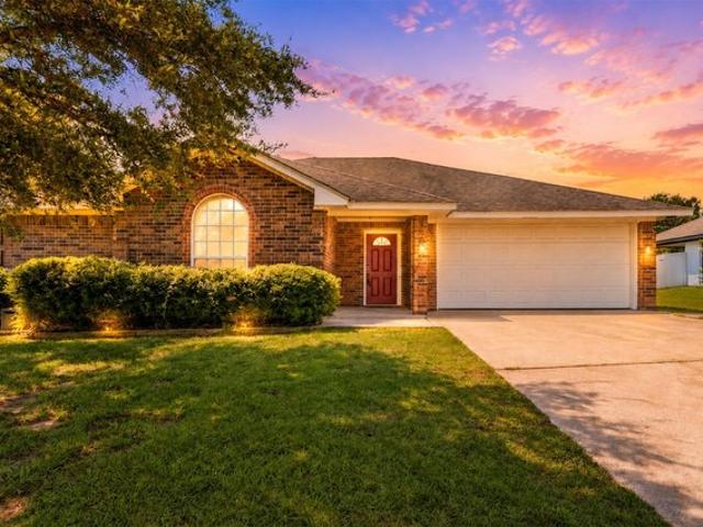 House for sale in Hewitt, Texas
