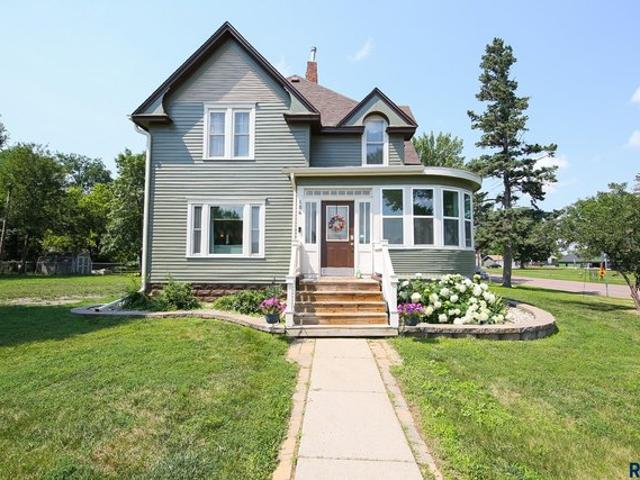 House for sale in Lennox, South Dakota