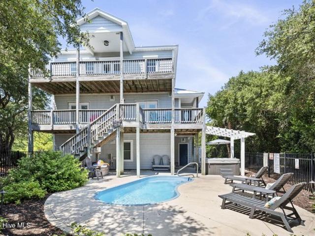 House for sale in Emerald Isle, North Carolina