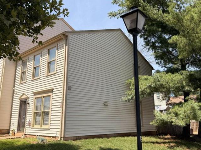 Townhouse for sale in Virginia