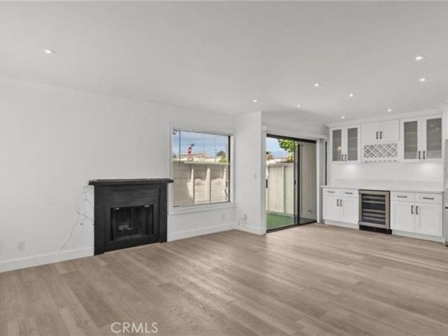 Townhouse for sale in Sunland