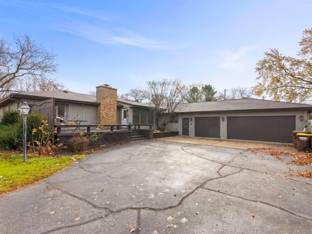 House for sale in Mchenry, Illinois