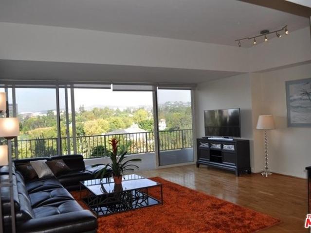 Condo for sale in Canoga Park, California
