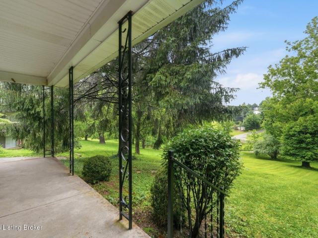 House for sale in Prospect, Kentucky