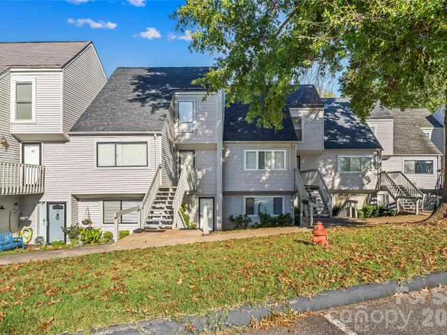 Condo for sale in Northlakes, Hickory