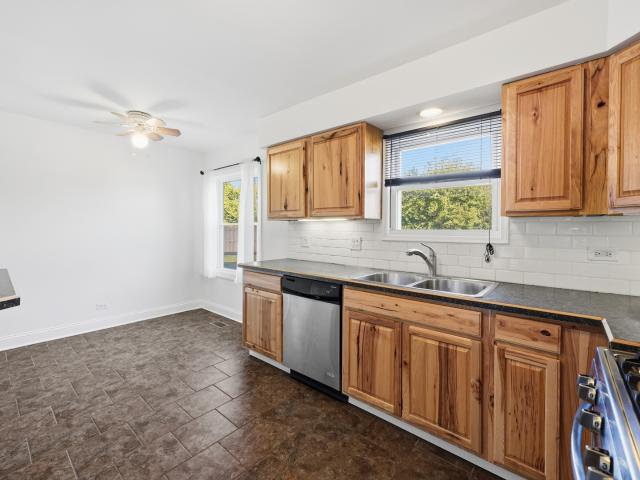 House for sale in Algonquin, McHenry County