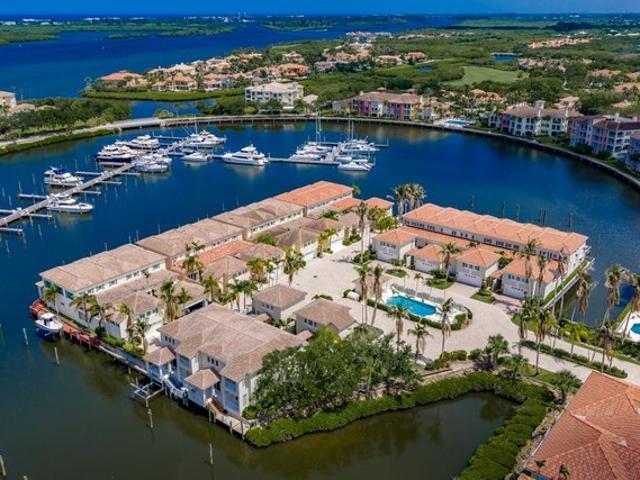 Townhouse for sale in Vero Beach, Florida