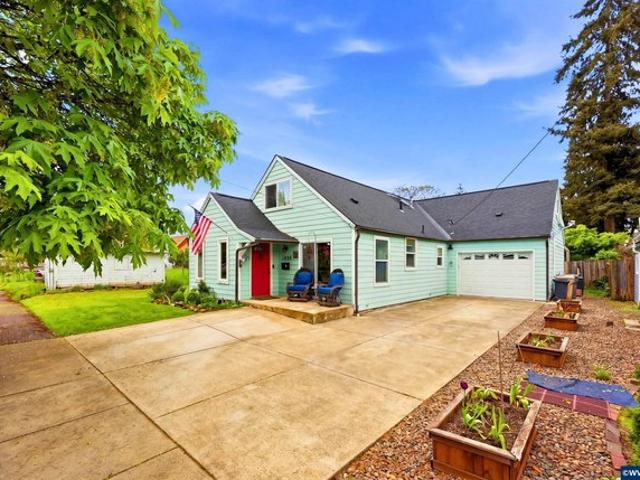House for sale in Oregonia