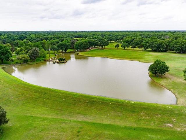 House for sale in Wills Point, Texas