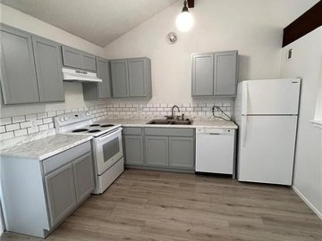 Townhouse for sale in Kansas City, Missouri