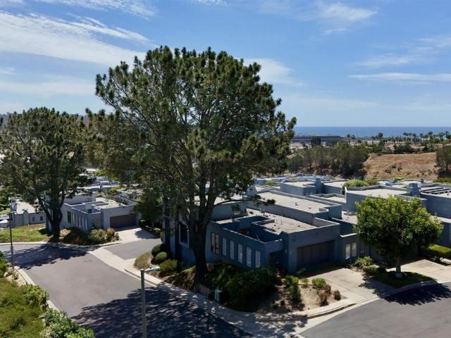 Townhouse for sale in Solana Beach, California