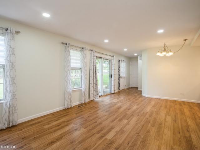 Condo for sale in Carol Stream, Illinois