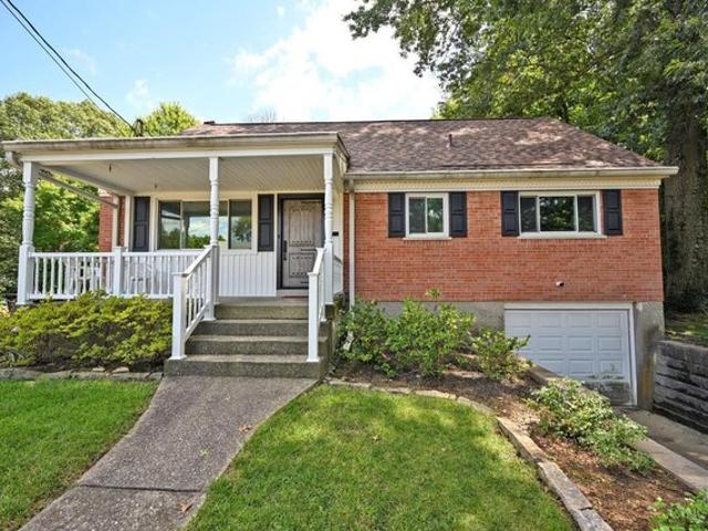 House for sale in Roselawn, Ohio