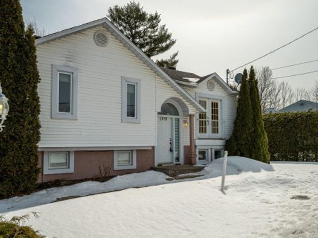 House for sale in Saint-lin, Quebec