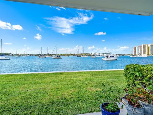 Condo for sale in Riviera Beach, Palm Beach County