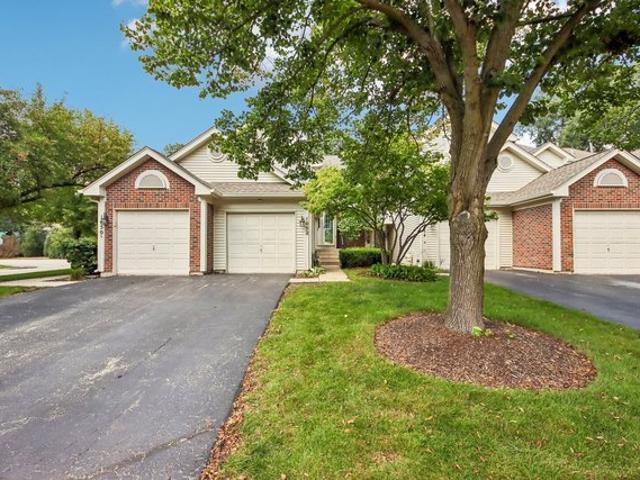 Townhouse for sale in Elgin, Illinois