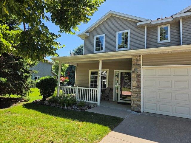 Townhouse for sale in Urbandale, Iowa