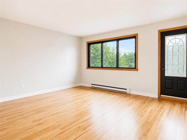 Apartment for rent in Saint-vincent-de-paul, Quebec