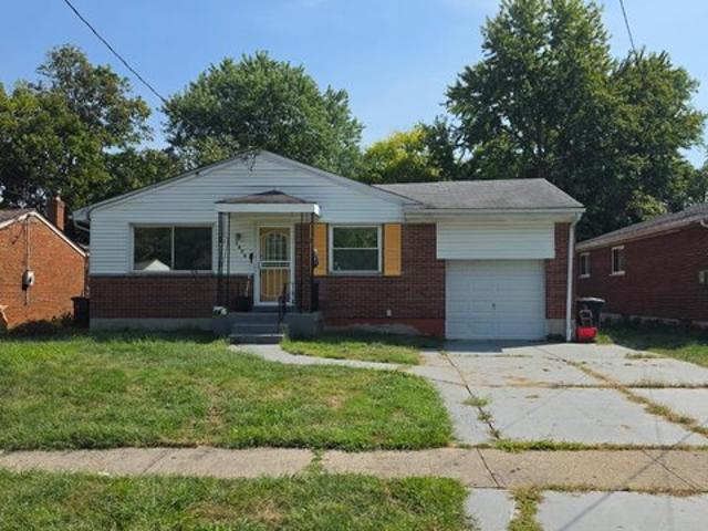 House for sale in Roselawn, Ohio