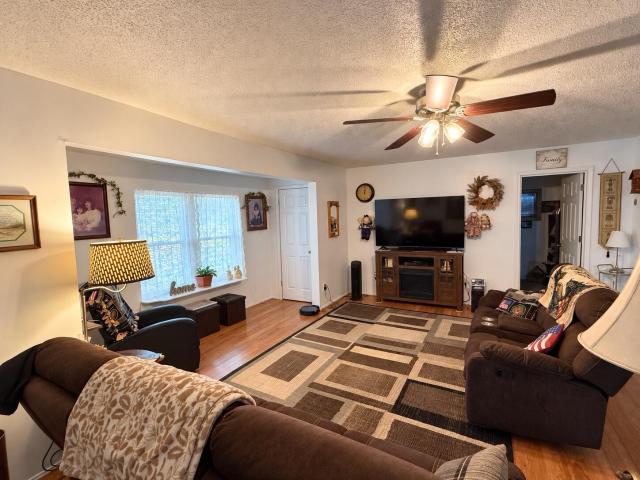 House for sale in Dora, Howell County