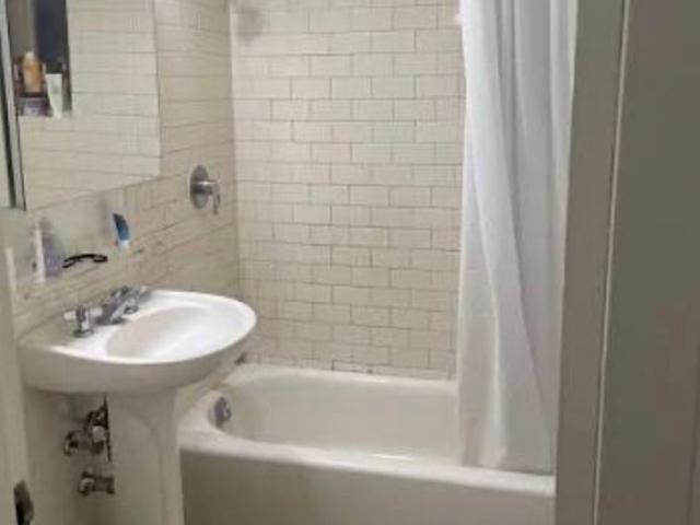 Room for rent in Arverne, New York