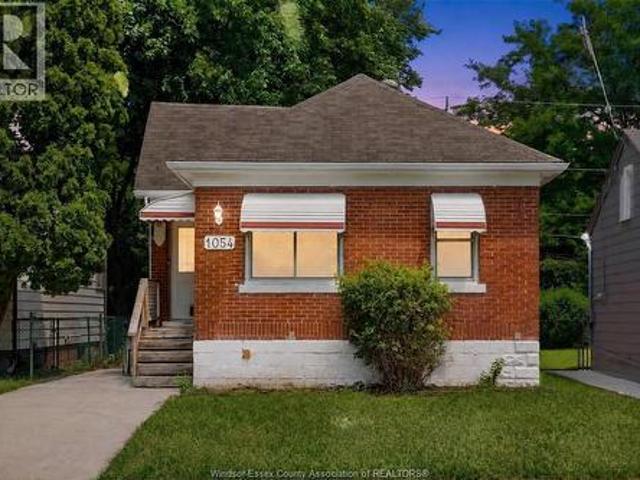 House for sale in RiverWest, Windsor