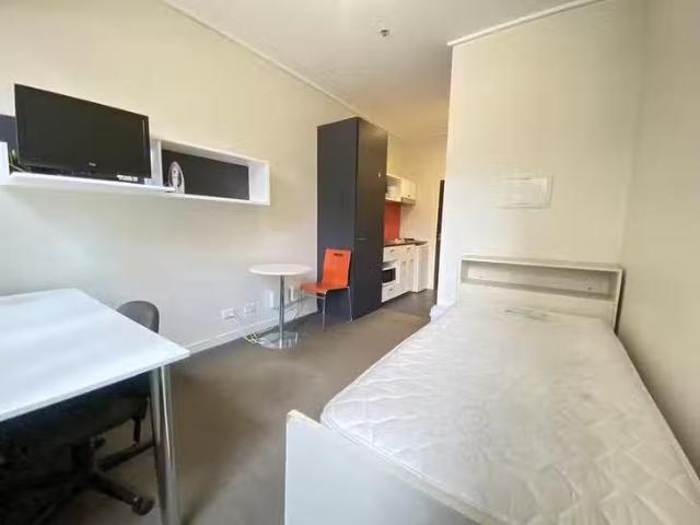 Apartment for rent in Carlton