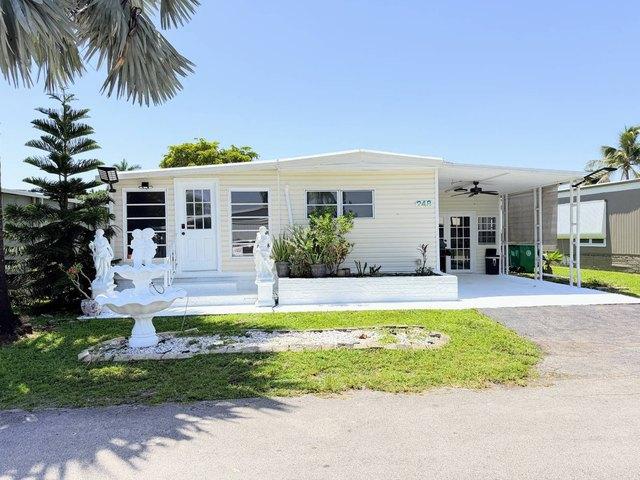 House for sale in Davie, Florida