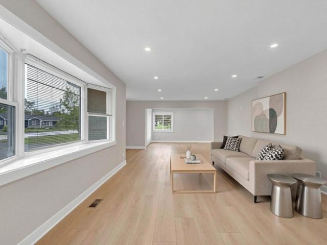 House for sale in Hoffman Estates, Illinois