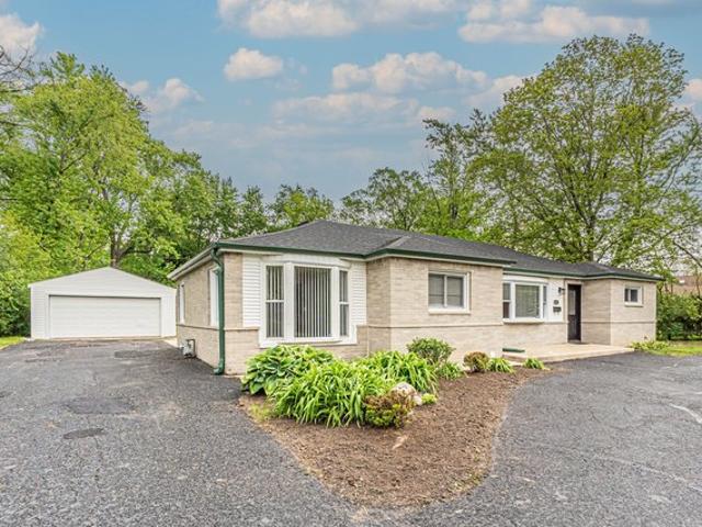 House for sale in Hoffman Estates, Illinois