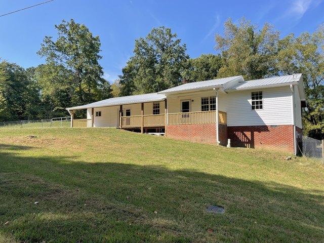 House for sale in Bon Aqua, Middle Tennessee