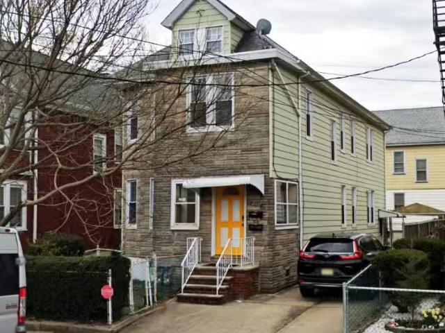 Condo for rent in Elizabeth