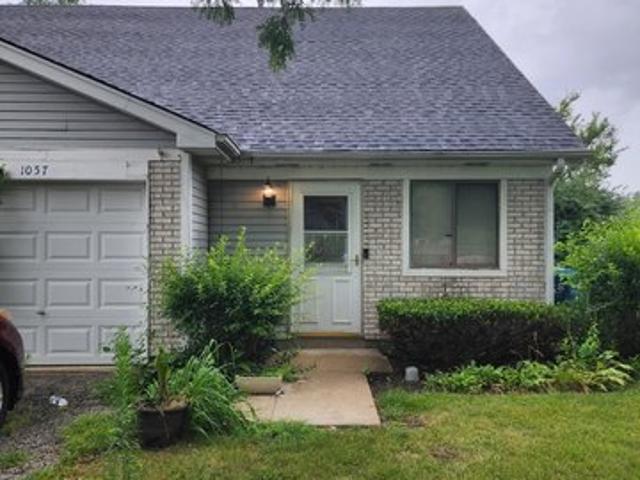 Townhouse for sale in Aurora, Illinois
