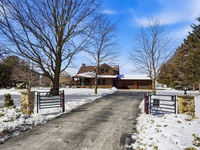 House for sale in Anamosa, Iowa