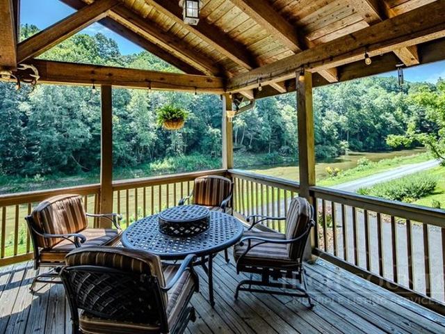 House for sale in Lansing, North Carolina