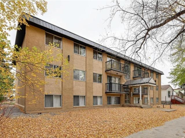Apartment for sale in Wedgewood, Alberta