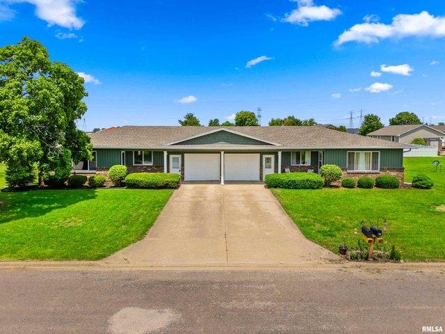 House for sale in Pekin, Illinois