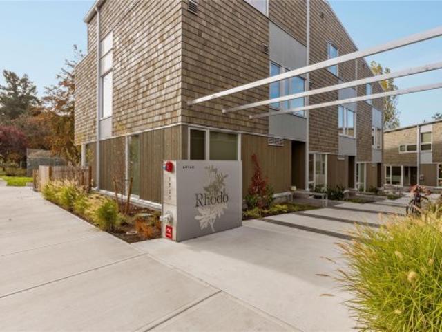 House for sale in Gonzales, Victoria