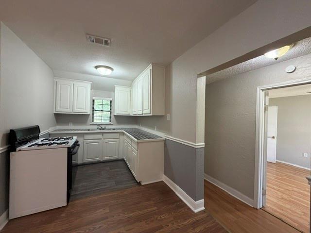 House for sale in Valley View, Texas